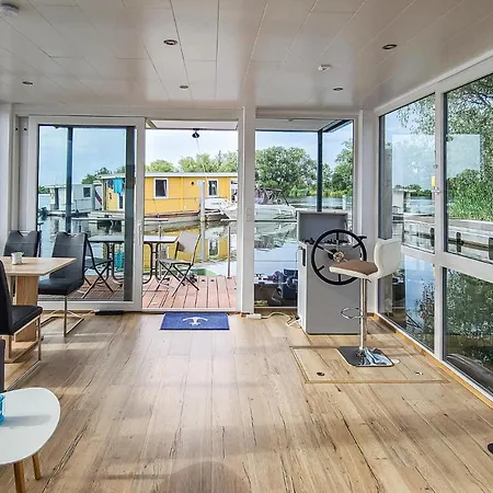Úszó hotel Stunning Ship-boat In Havelsee With Wifi And 2 Bedrooms