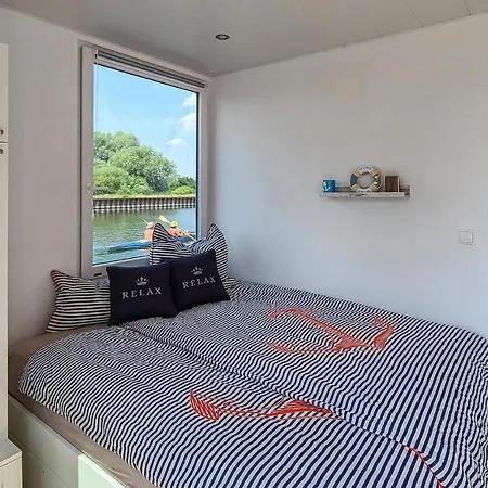 Úszó hotel Stunning Ship-boat In Havelsee With Wifi And 2 Bedrooms