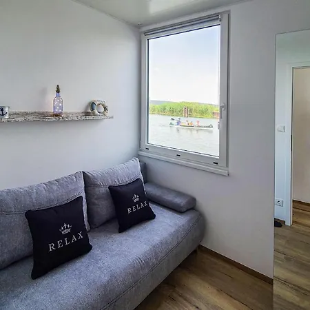 Úszó hotel Stunning Ship-boat In Havelsee With Wifi And 2 Bedrooms